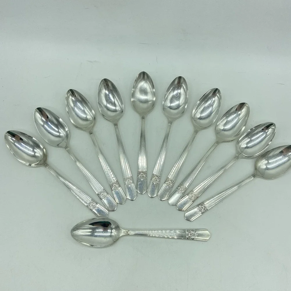 Oneida SILVER ROSE Silverplate SL&GH Rogers Flatware Set Of 11 Teaspoons Antique